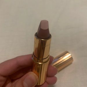 Charlotte Tilbury Pillow Talk lipstick